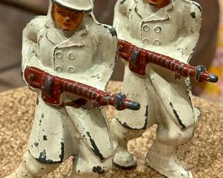 Selection of 1920-30's Barclay Manoil Toy Lead Soldiers.  