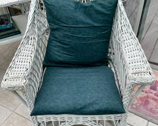 Antique White Wicker Furniture