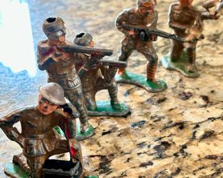 Selection of 1920-30's Barclay Manoil Toy Lead Soldiers.  