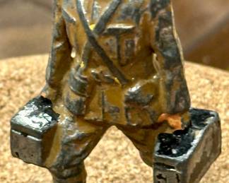 Selection of 1920-30's Barclay Manoil Toy Lead Soldiers.  