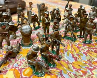 Selection of 1920-30's Barclay Manoil Toy Lead Soldiers.  