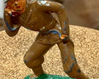 Selection of 1920-30's Barclay Manoil Toy Lead Soldiers.  