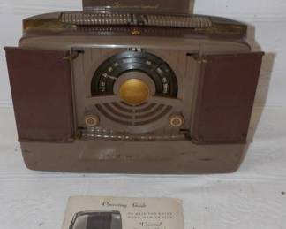 
Zenith Universal Portable Radio Model 6G801
