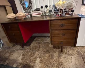 1960's Desk. Love
