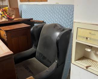 Leather sitting chair