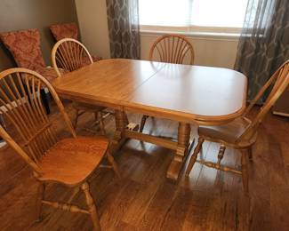Dining table, 4 chairs, 2 leaves