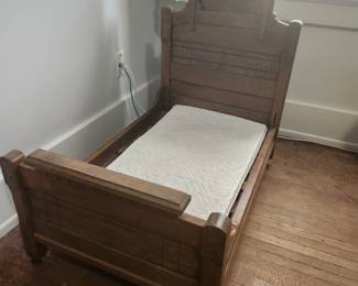 Children's Eastlake bed