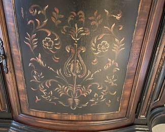 Center door closeup Demilune 