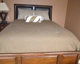 Kincaid  Queen Size Leather Panel Backed Bed  - 