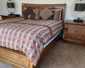 King  Size Bed with 2 night chests     