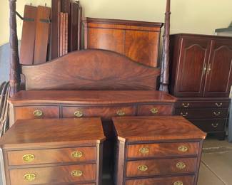King Size Poster / Tester Mahogany Bedroom Suite  