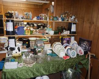 dishware, collectibles, figurines, creamers Corning Ware