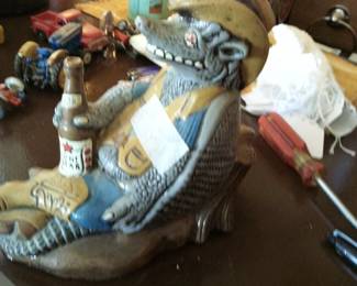 'Armadillo' beer bottle holder