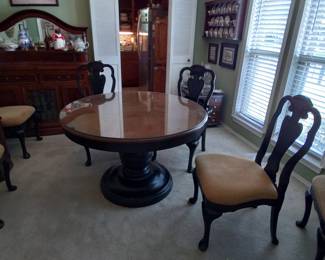 Dining Table....6 chairs