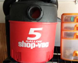 Nice 5 gallon shop vac
