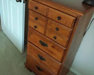 Chest of drawers