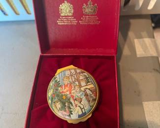 Very pretty 'Christmas theme' trinket box