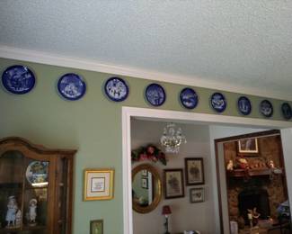 Collectible Plates 1960-1990.  Duplicate plates for 1969-70-78. 