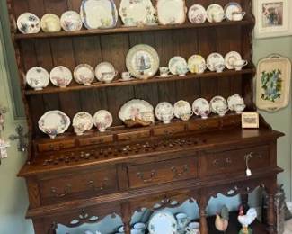 And now....the Kitchen!  Oh my...this  cabinet is beautiful.  Dove tail drawers.  Had to be hand crafted.  Excellent Condition (no charge for dust....that's the added character!)