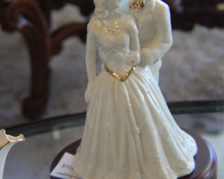 figurine of the bride and groom