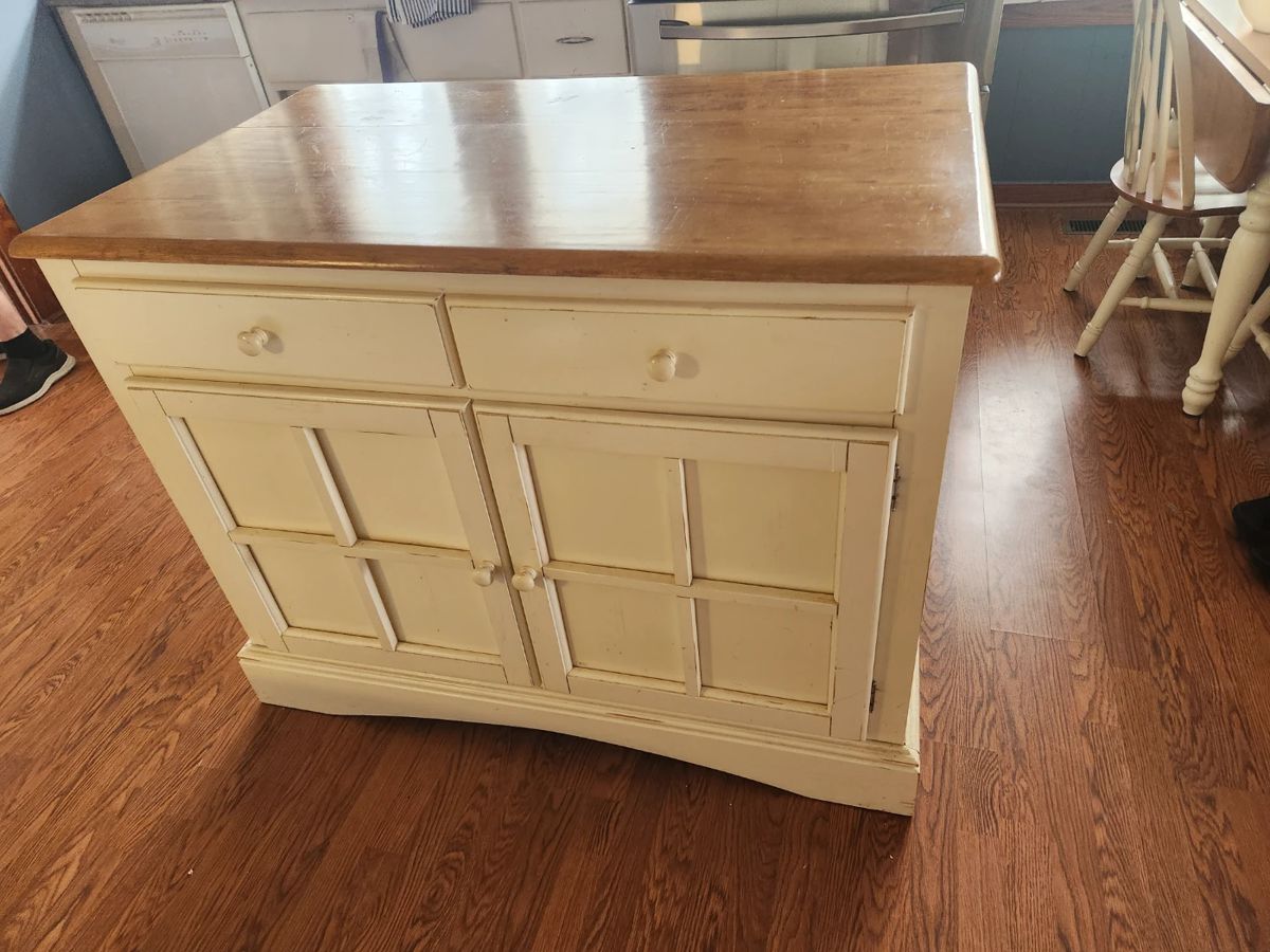 Morristown Estate starts on 4/2/2024