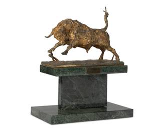3141
Humberto Peraza
1925-2016
Thrashing Bull
Gilt-bronze on marble stand
Signed in the casting: H Peraza; further marked to plaque: Escultor Peraza
11.25" H x 9" W x 5.125" D
Estimate: $300 - $500