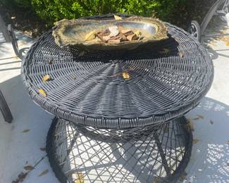 Lots of garden furniture pieces 
