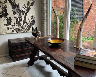 Fabulous Spanish oak trestle table ❤️
82wx28 1/2H x 37 w