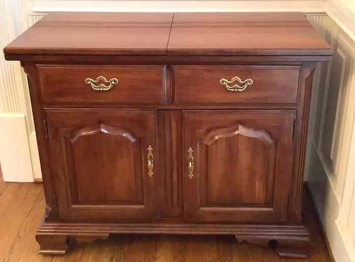 01 Thomasville Flip Top Server
