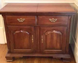  01 Thomasville Flip Top Server 