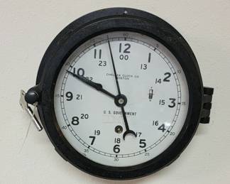 Vintage Chelsea Clock Co US Government Boston Bakelite Clock with Winding Key 12/24 hr