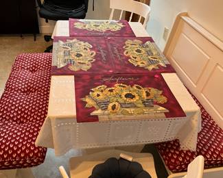 Country table and bench