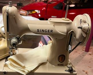 Vintage Singer TAN Featherweight sewing machine
