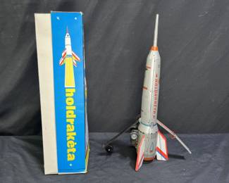VTG Hungarian Holdraketa Tin Moon Rocket