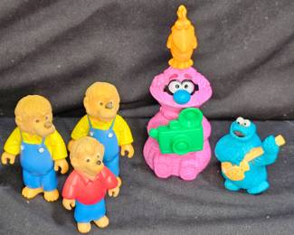 Berenstain Bears, Muppets, & Sesame Street Toys