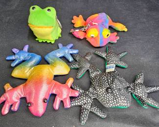  2 Souvenir Frog Sand Bags & 2 Frog Keychains