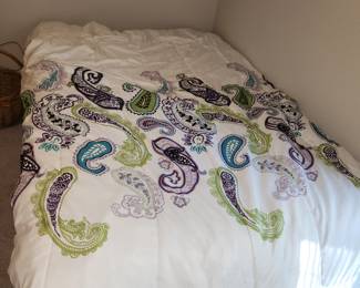 reversible queen bedspread-other side
