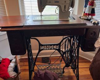 Vintage Singer Sewing Machine