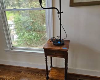 Small accent table with drawer / Large desk lamp.