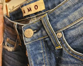 AMO jeans