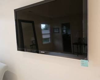 Samsung Large Flat-screen tv. In perfect shape... really nice tv!