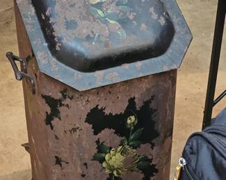 Antique wood box. Charm!