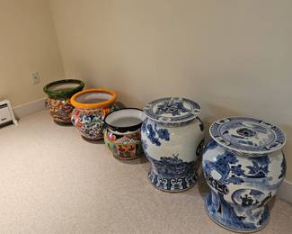 Large pots in great condition 