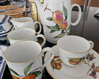 Worcester China pieces.