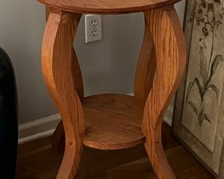 Nice oak pedestal accent table