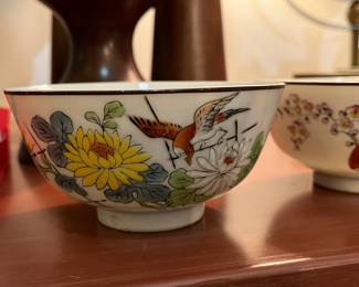 Vintage Chinese habd painted porcelain rice bowl