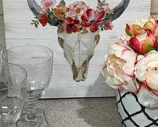 Floral decor with wood design