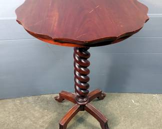 Mahogany Pie Crust Table, 30" x 23.5" Dia