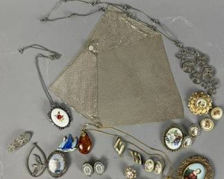 Lot 522 | Costume Jewelry Lot