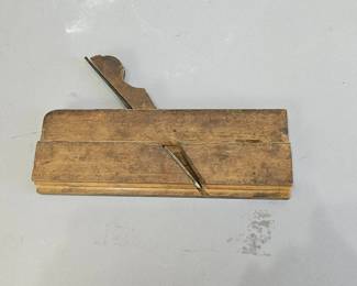 Lot 410 | Vintage Wooden Hand Planing Tool